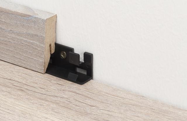 Clips für Sockelleisten Clips für Sockelleisten
