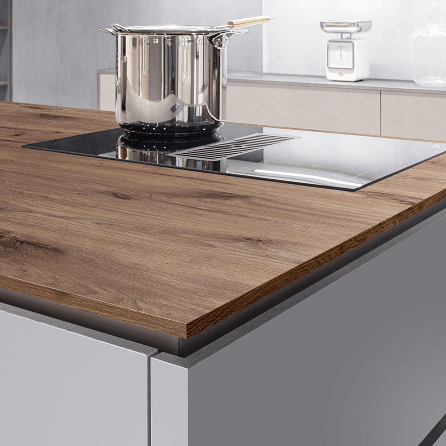 Worktop Detailaufnahme im Farbton Eiche Castell.